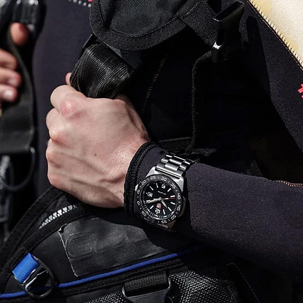 Luminox Montre analogique à quartz pour homme Navy Seal Pacific Diver série 3120 en acier inoxydable argenté avec bracelet Oyster et cadran noir 