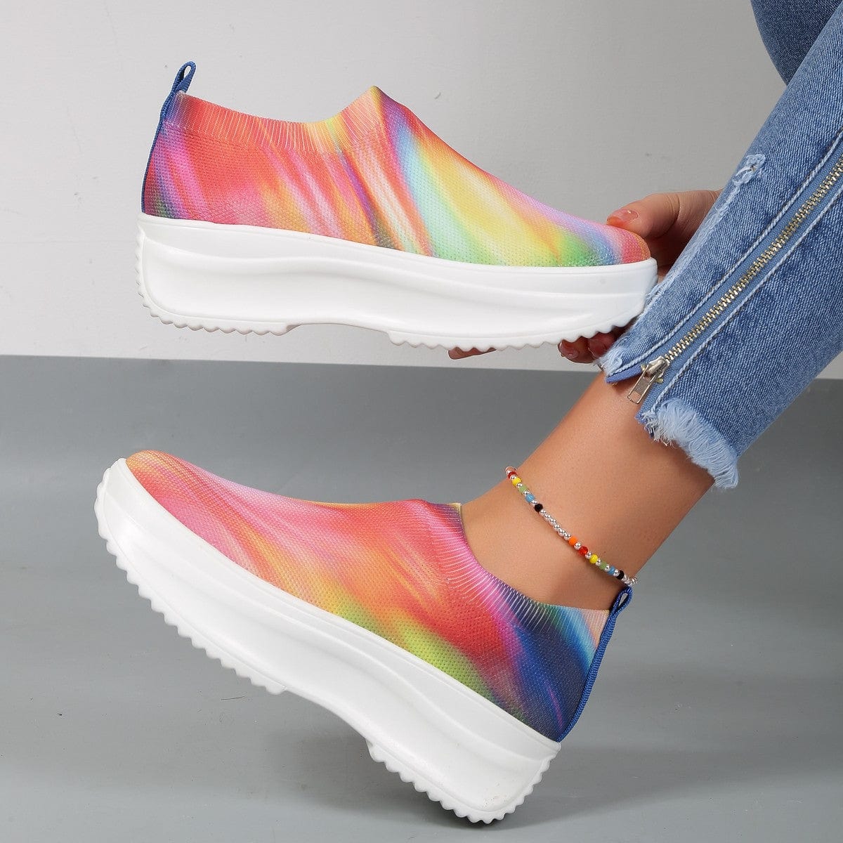 European And American Platform Color Gradient Fly-knit Sneakers