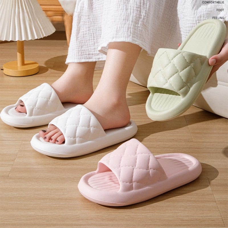 Nuevas Zapatillas de casa rombos, zapatilla para el baño con suelo antideslizante de verano, zapatos de casa sencillos y ligeros para mujeres y hombres